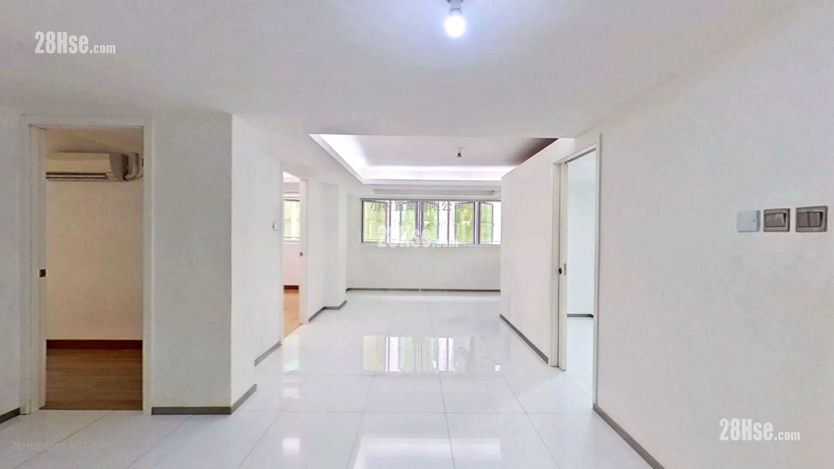 living room: Villa Cecil Rental 3 Bedrooms , 2 Bathrooms 962 ft²