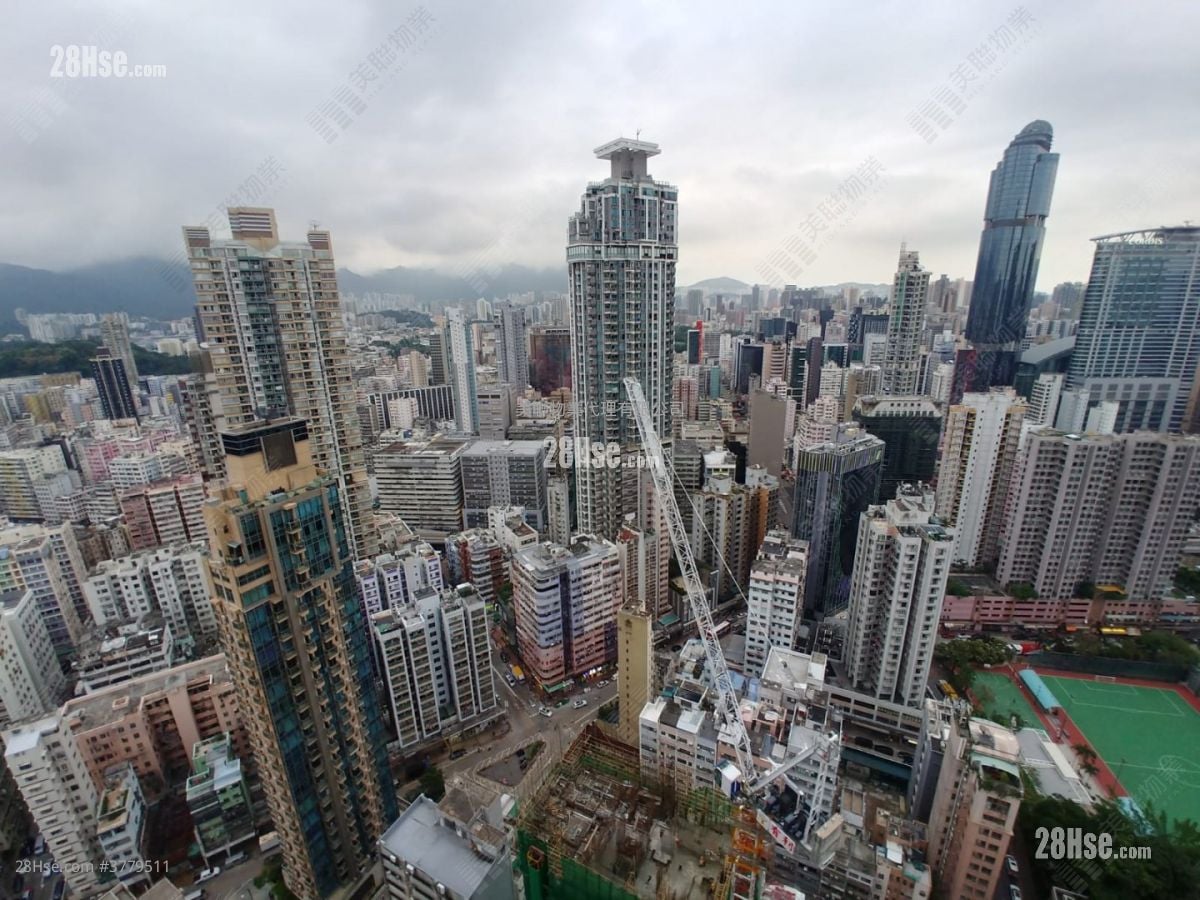 Park Summit Sell Studio 274 ft²