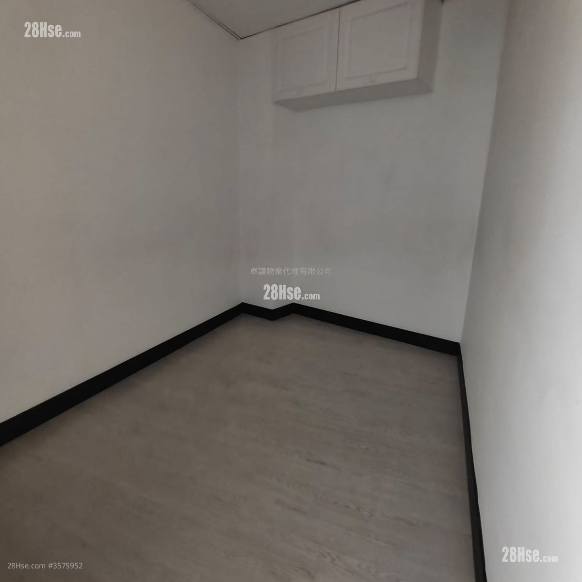 Kam Lung Commercial Centre Rental 4 Bedrooms , 1 Toilet