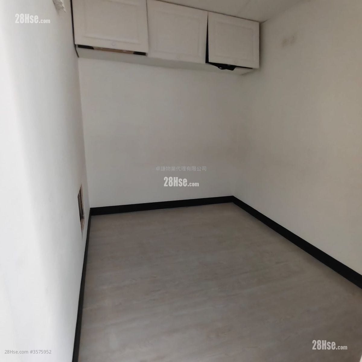Kam Lung Commercial Centre Rental 4 Bedrooms , 1 Toilet