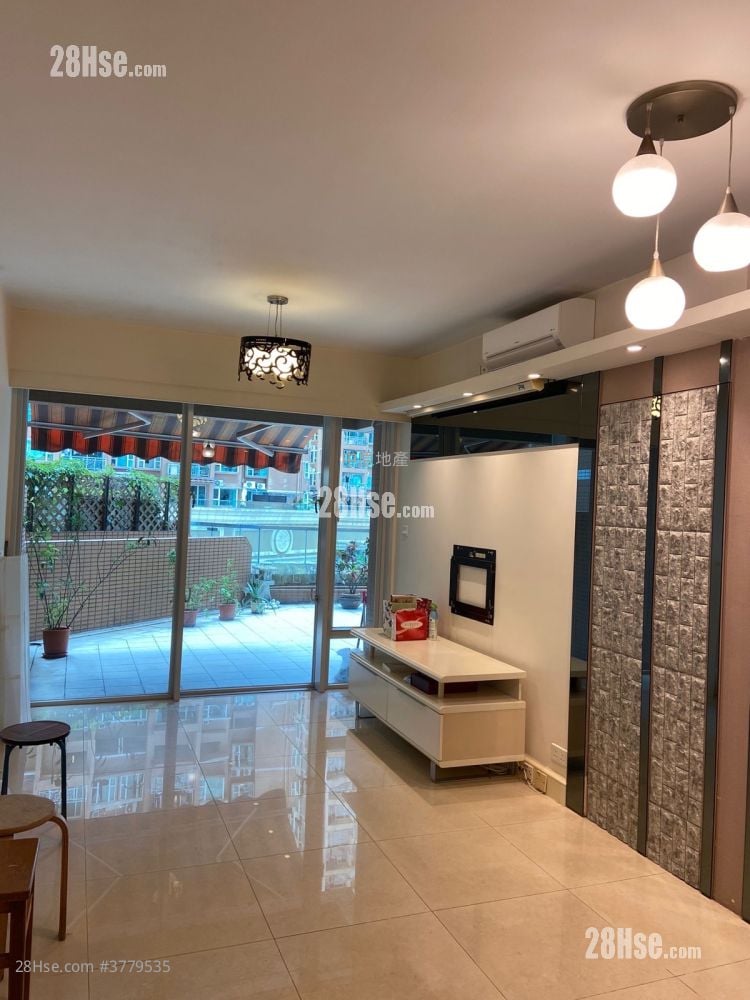 都会駅 售盘 3 房 , 2 浴室 590 平方尺