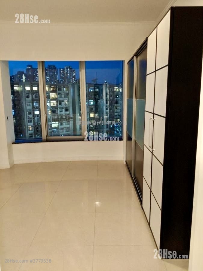 Harbourfront Landmark Sell 1,479 ft²