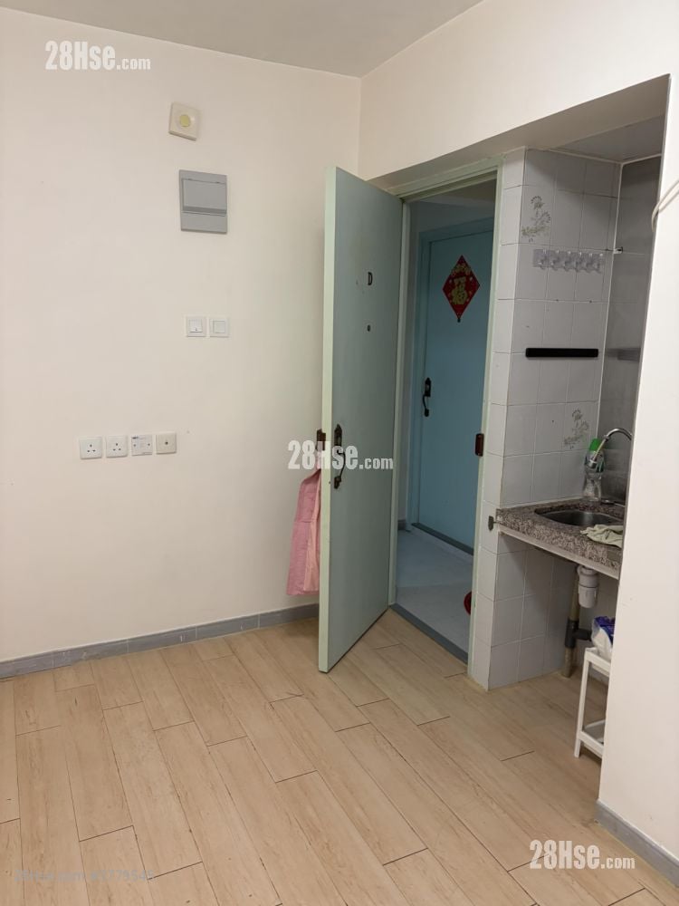 Pearl City Mansion Rental 180 ft²