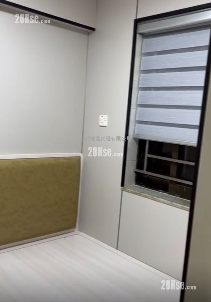 Village Sell 2 Bedrooms , 1 Bathroom 355 ft²