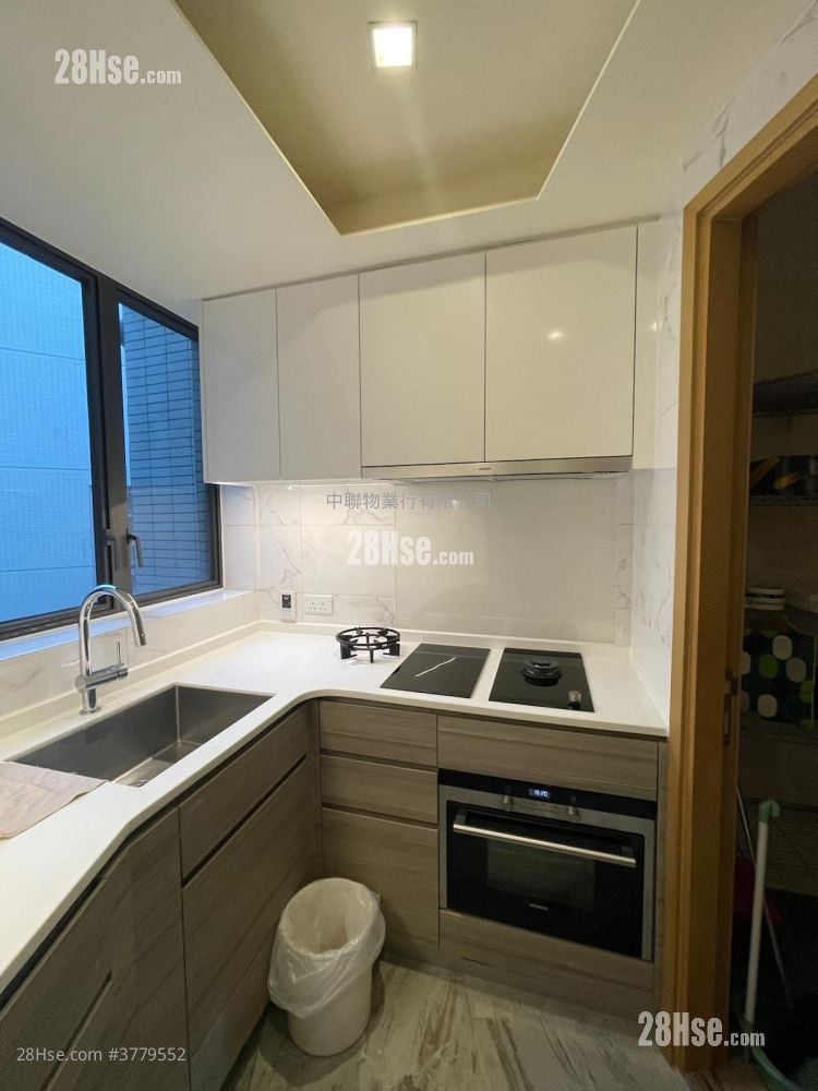 Dragons Range Rental 2 Bedrooms , 2 Bathrooms 692 ft²