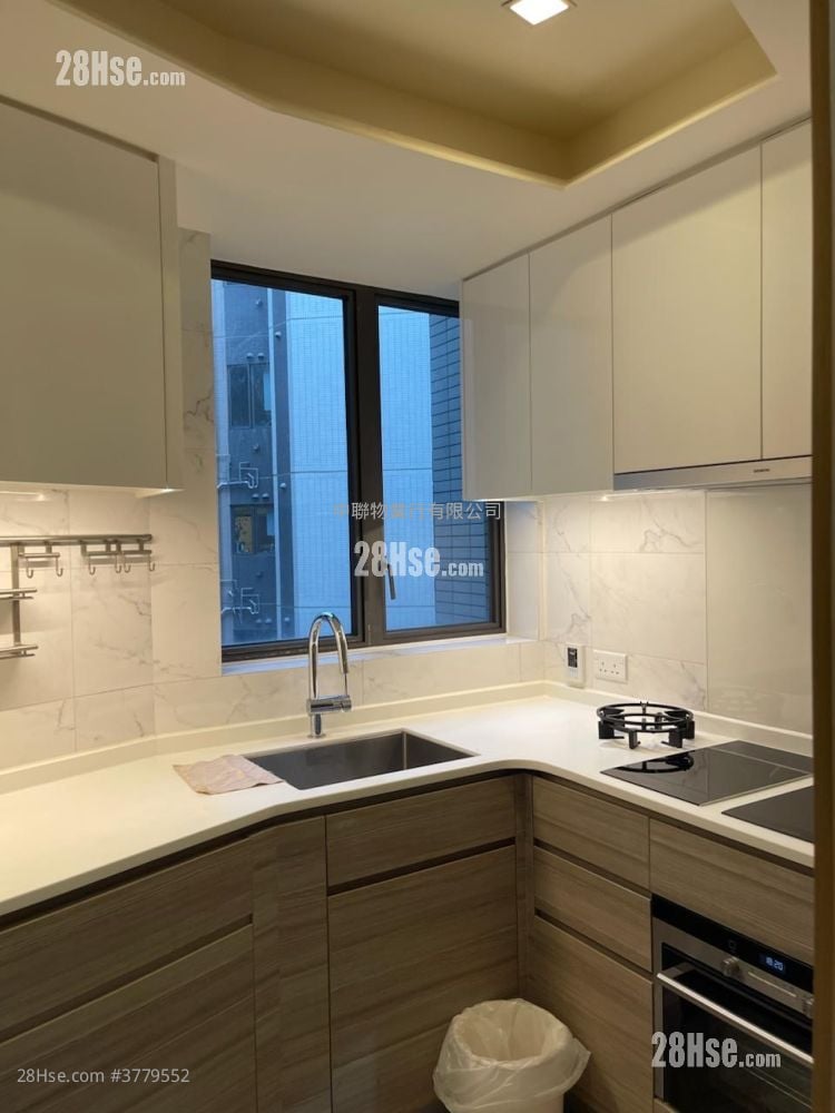 Dragons Range Rental 2 Bedrooms , 2 Bathrooms 692 ft²