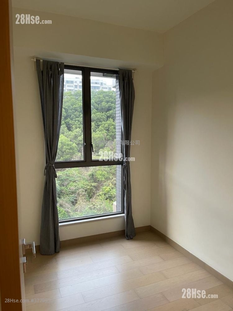 Dragons Range Rental 2 Bedrooms , 2 Bathrooms 692 ft²