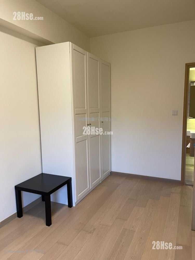 Dragons Range Rental 2 Bedrooms , 2 Bathrooms 692 ft²