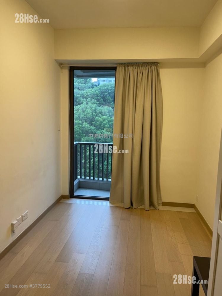 Dragons Range Rental 2 Bedrooms , 2 Bathrooms 692 ft²