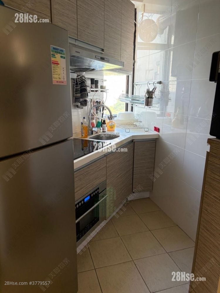 Kornhill Sell 2 Bedrooms 497 ft²