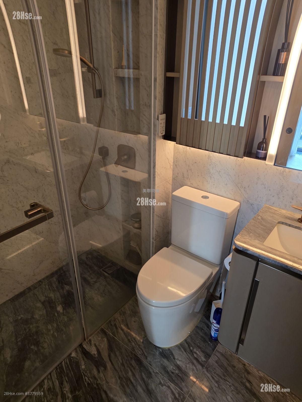 Bohemian House Sell 1 Bedroom , 1 Bathroom 342 ft²