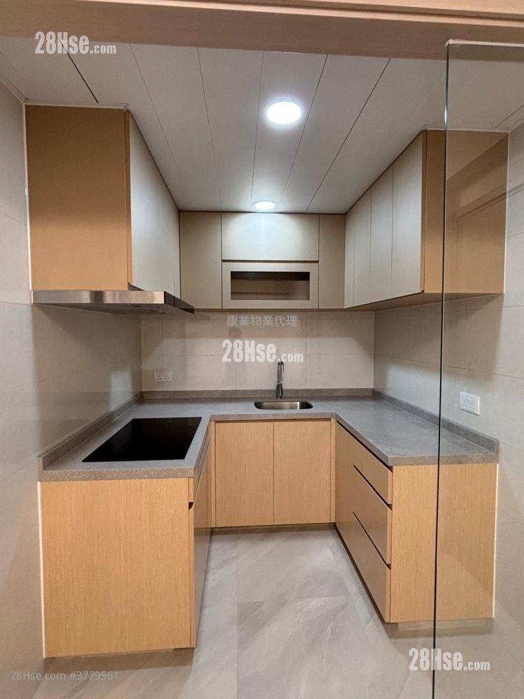 怡安阁 租盘 3 房 566 平方尺