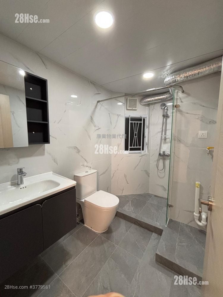 怡安阁 租盘 3 房 566 平方尺