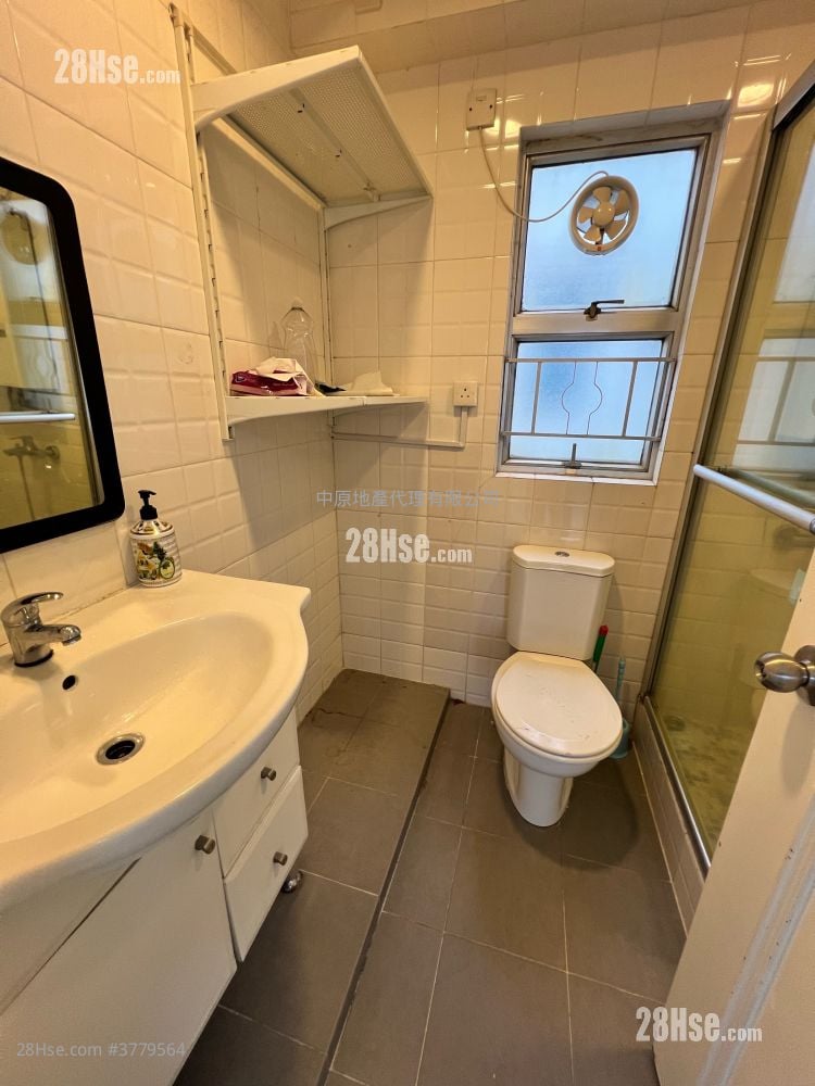 新达广场 租盘 2 房 489 平方尺