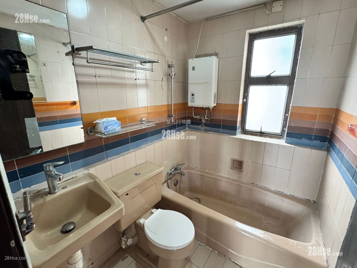 华景山庄 售盘 2 房 , 1 浴室 546 平方尺