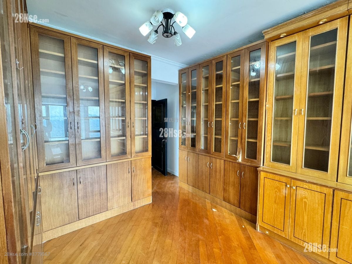 华景山庄 售盘 2 房 , 1 浴室 546 平方尺