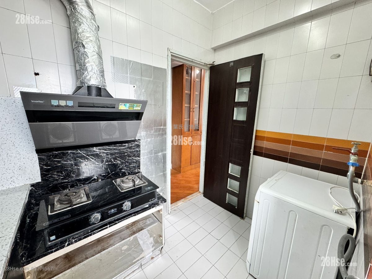 华景山庄 售盘 2 房 , 1 浴室 546 平方尺