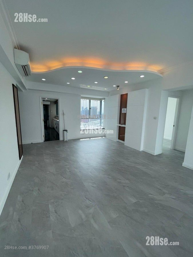 Harbourfront Landmark Sell 4 Bedrooms , 3 Bathrooms 1,420 ft²