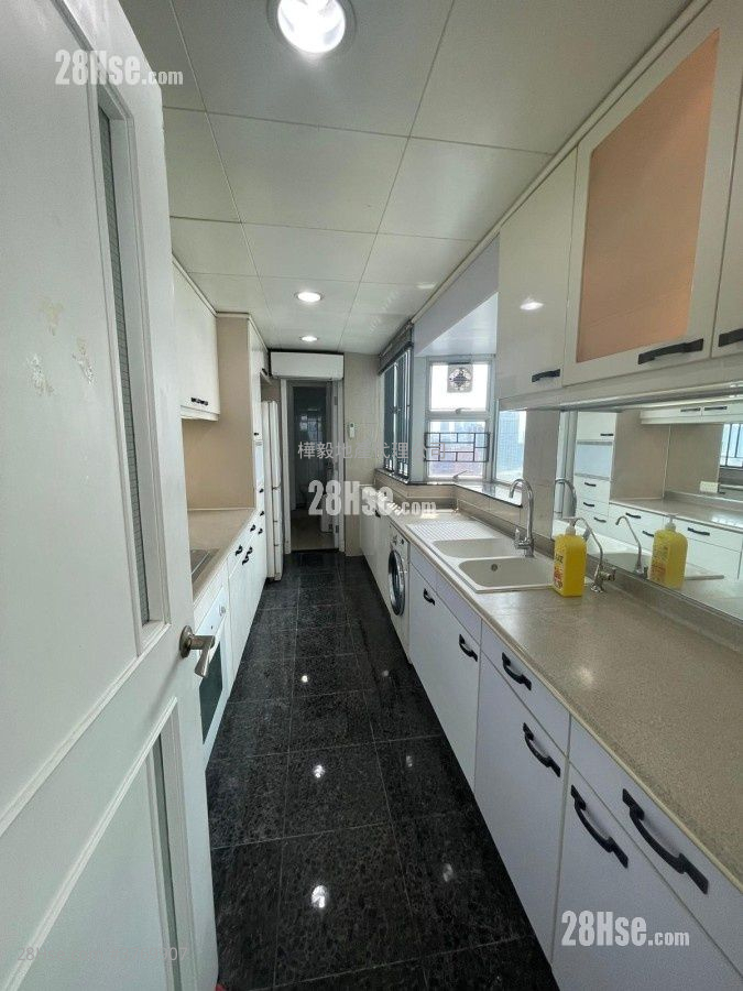 Harbourfront Landmark Sell 4 Bedrooms , 3 Bathrooms 1,420 ft²