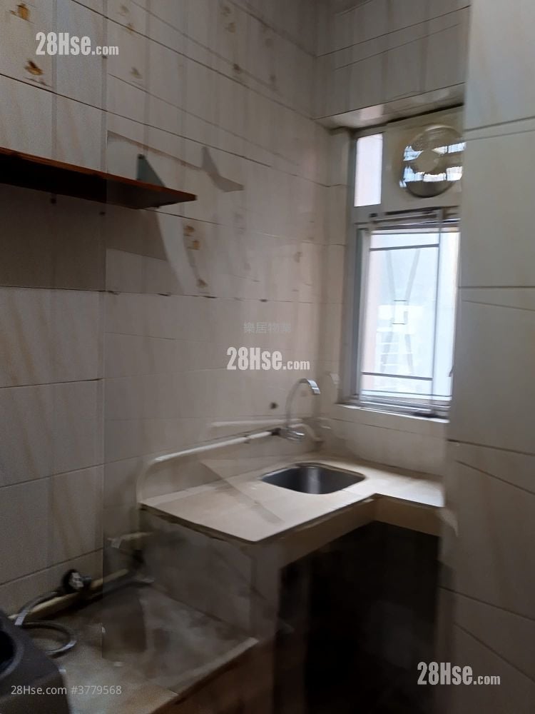 Kwan Yick Building Phase 3 Sell 3 Bedrooms , 1 Bathroom 421 ft²