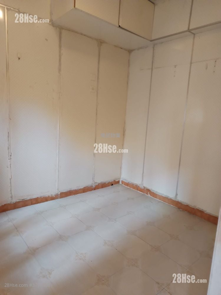 Kwan Yick Building Phase 3 Sell 3 Bedrooms , 1 Bathroom 421 ft²