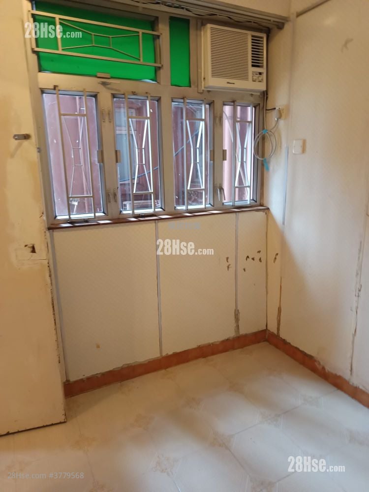 Kwan Yick Building Phase 3 Sell 3 Bedrooms , 1 Bathroom 421 ft²