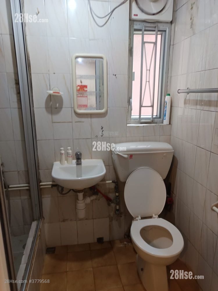 Kwan Yick Building Phase 3 Sell 3 Bedrooms , 1 Bathroom 421 ft²