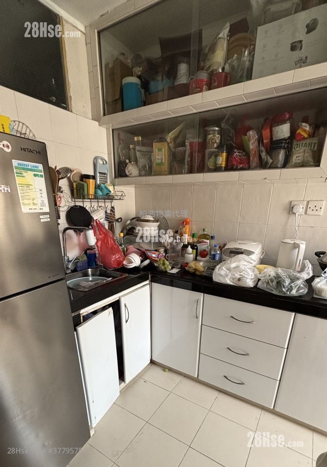 李郑屋邨 售盘 2 房 , 1 浴室 436 平方尺