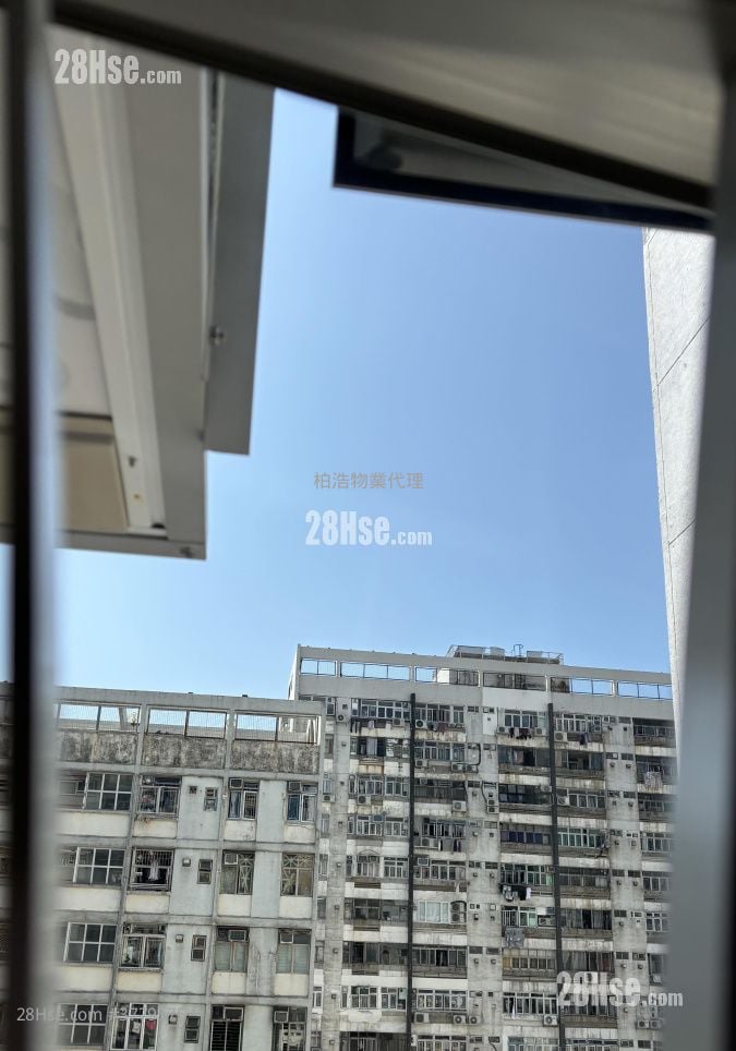 李郑屋邨 售盘 2 房 , 1 浴室 436 平方尺