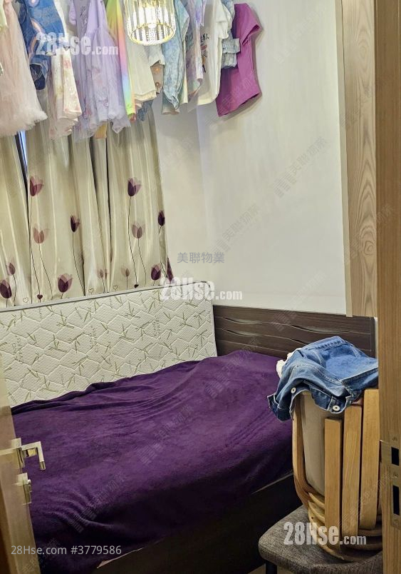 峻峦 售盘 3 房 , 2 浴室 714 平方尺