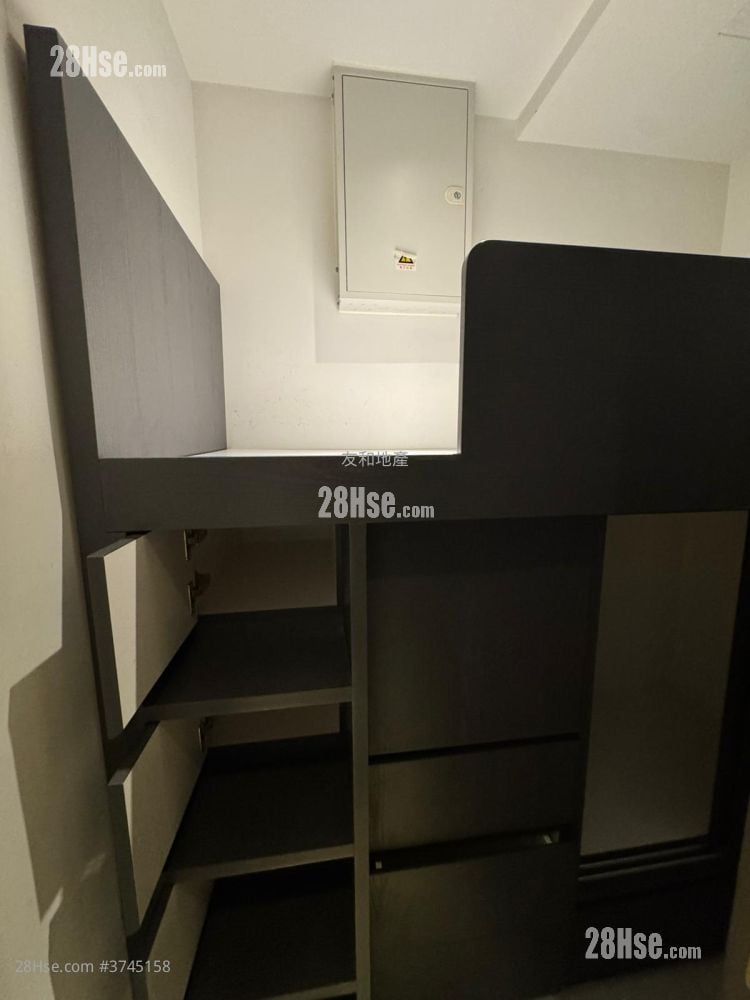 贤文礼士 售盘 883 平方尺