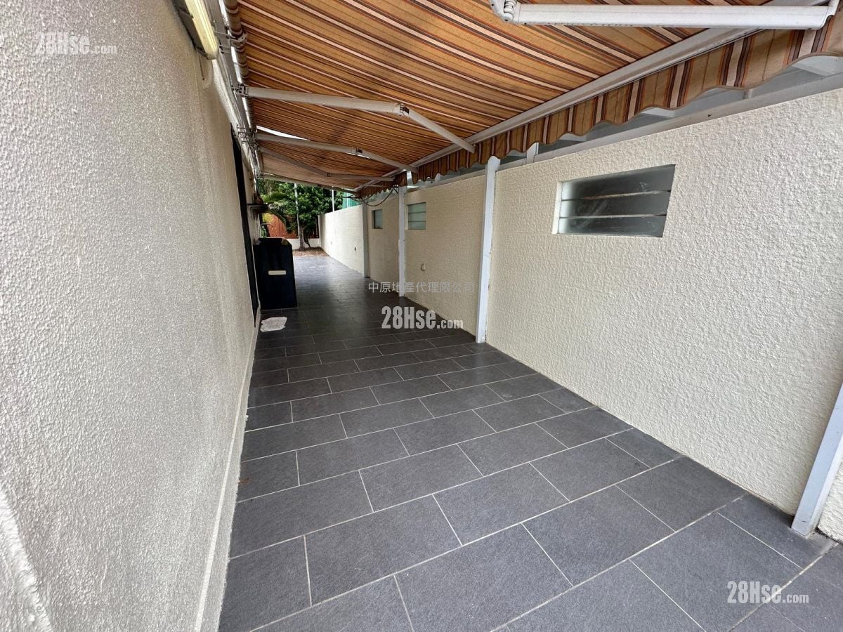 Fairview Park Sell 3 Bedrooms , 2 Bathrooms 1,035 ft²