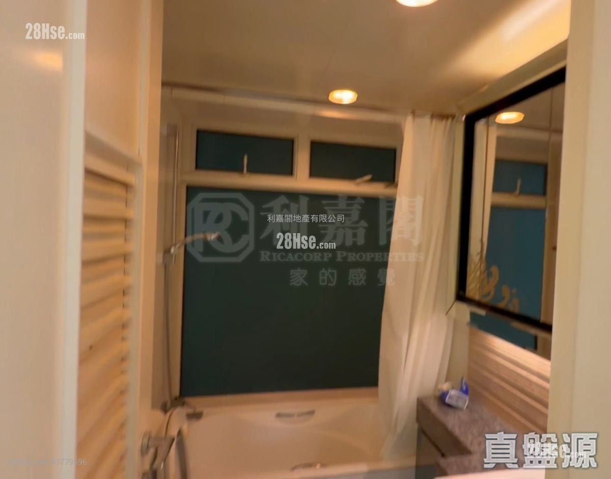 峻滢 售盘 3 房 , 2 浴室 694 平方尺