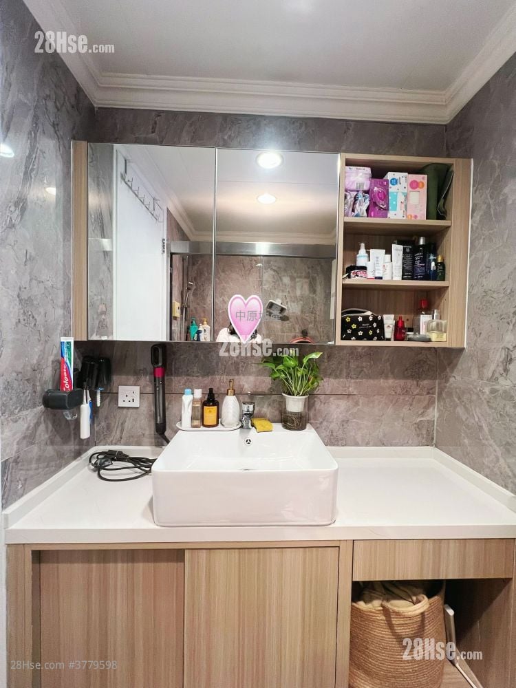 Villa By The Park Sell 2 Bedrooms , 1 Bathroom 427 ft²