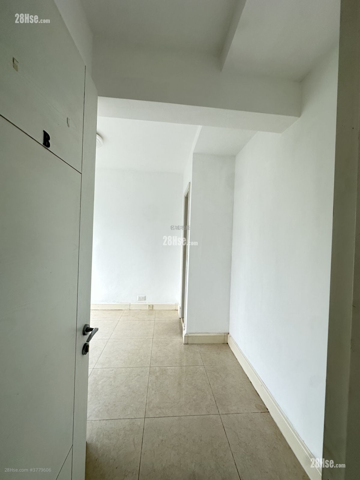 名城 租盘 4 房 , 3 浴室 842 平方尺