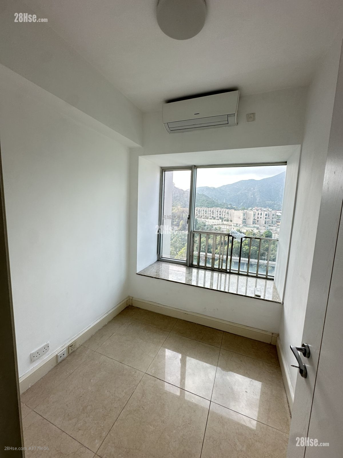 名城 租盘 4 房 , 3 浴室 842 平方尺