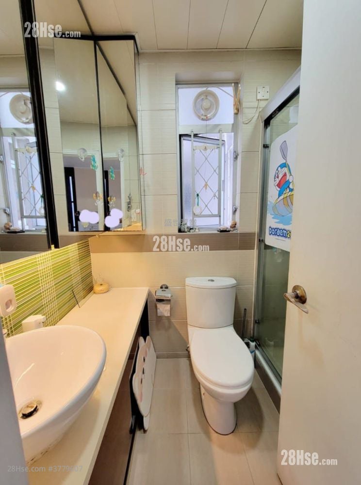 Kam Tai Court Sell 3 Bedrooms , 2 Bathrooms 650 ft²