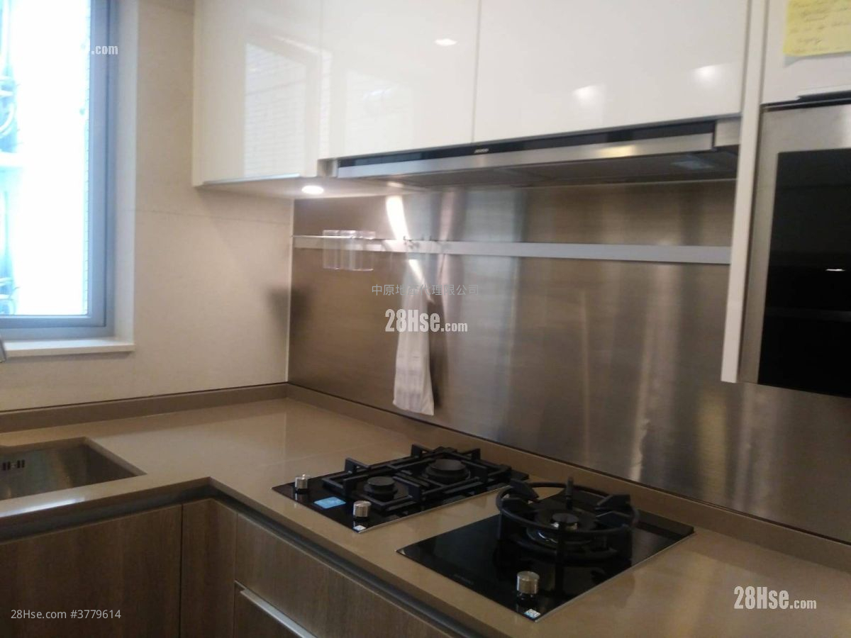 峻峦 售盘 3 房 , 2 浴室 716 平方尺