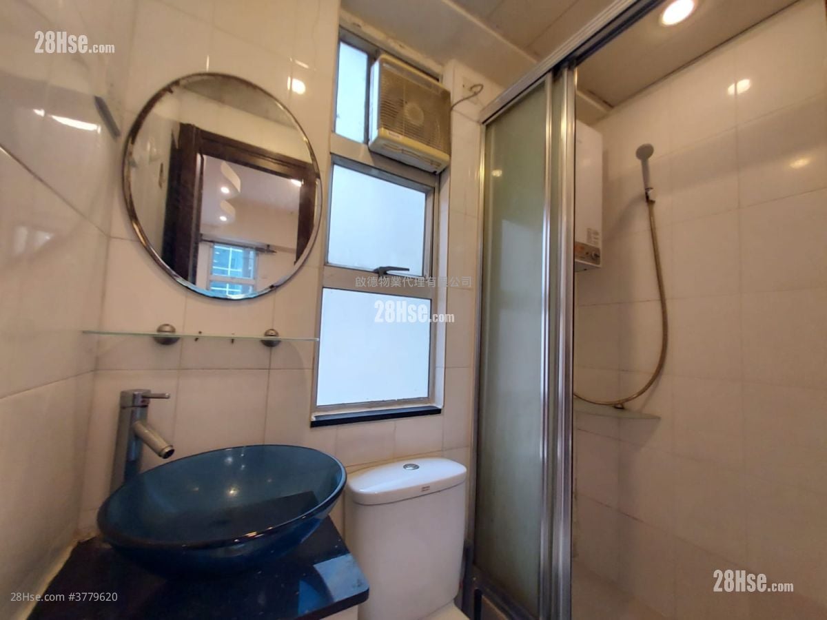 Man Shek Building Sell 1 Bathroom 246 ft²