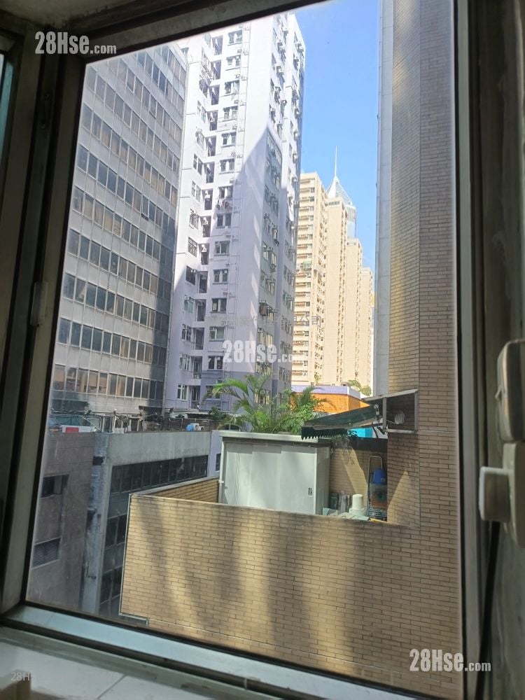 Man Shek Building Sell 1 Bathroom 246 ft²