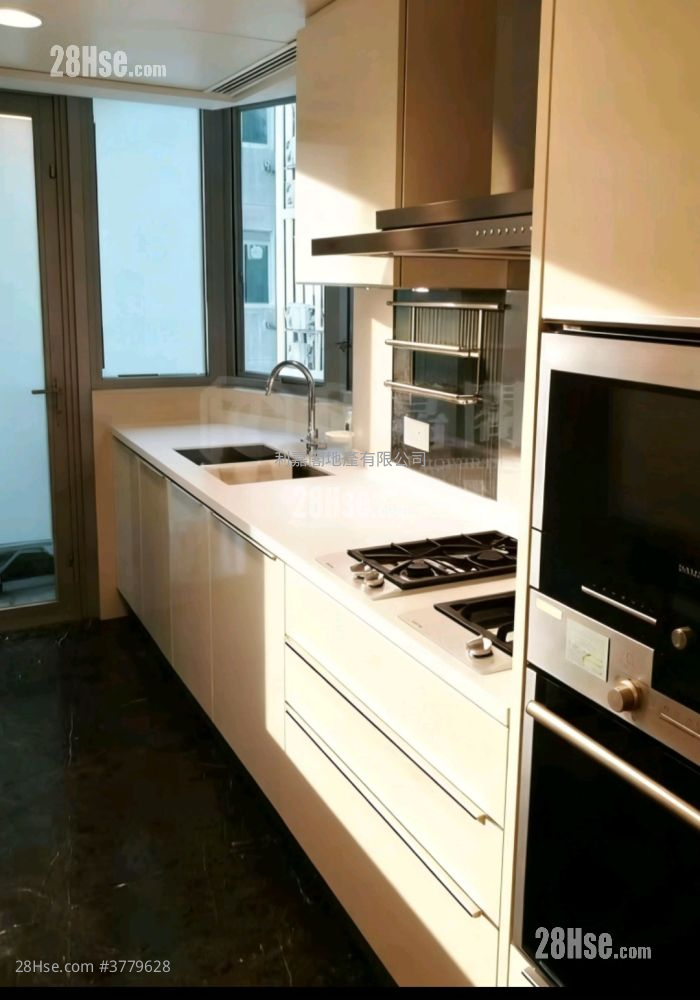 溱岸8号 售盘 4 房 , 2 浴室 1,018 平方尺