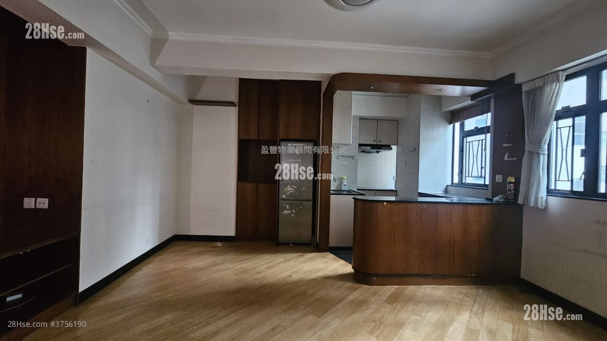 愉景樓 售盤 2 房 , 1 浴室 580 平方呎