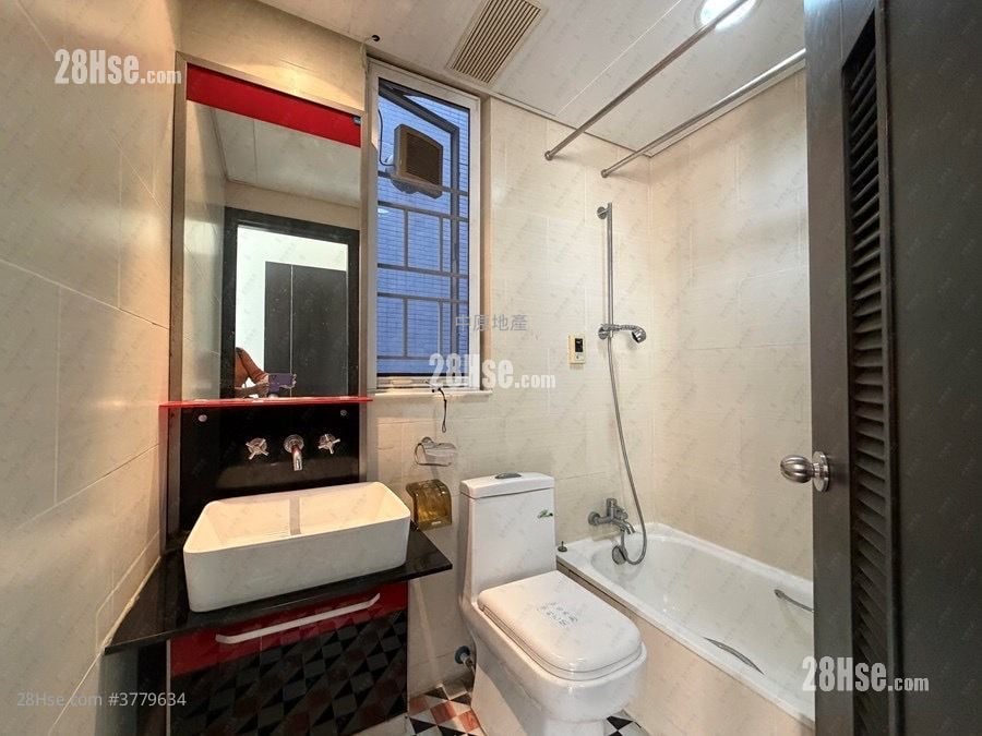 芙蓉园 售盘 3 房 689 平方尺