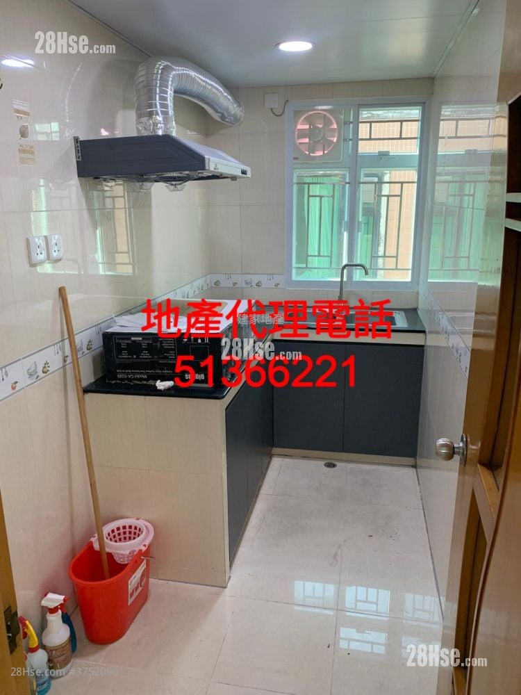 村屋 租盘 3 房 , 1 浴室 700 平方尺