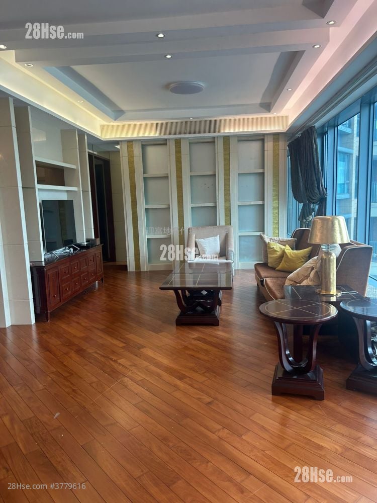 御龙山 租盘 4 房 , 4 浴室 1,847 平方尺