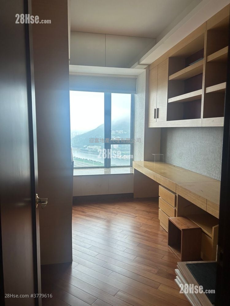 御龙山 租盘 4 房 , 4 浴室 1,847 平方尺