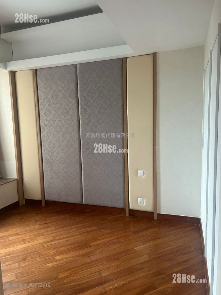 御龙山 租盘 4 房 , 4 浴室 1,847 平方尺