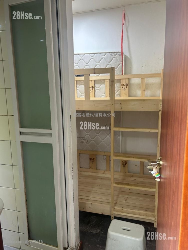 御龙山 租盘 4 房 , 4 浴室 1,847 平方尺