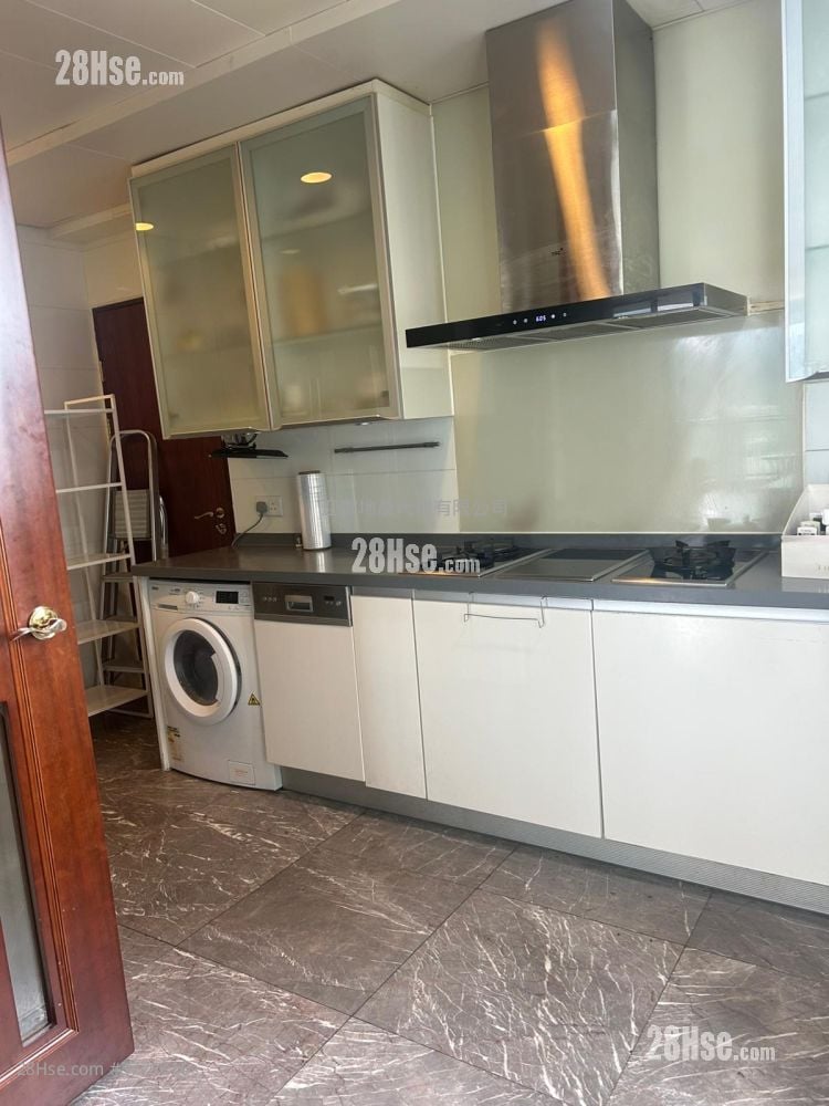 御龙山 租盘 4 房 , 4 浴室 1,847 平方尺