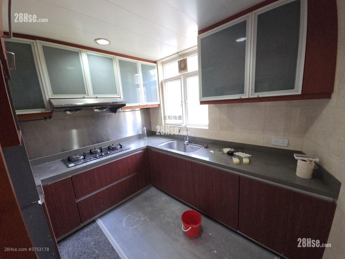 One Beacon Hill Rental 3 Bedrooms , 2 Bathrooms 1,128 ft²